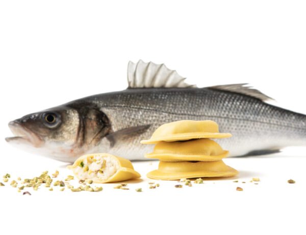 Ravioli me levrek dhe fëstëkë