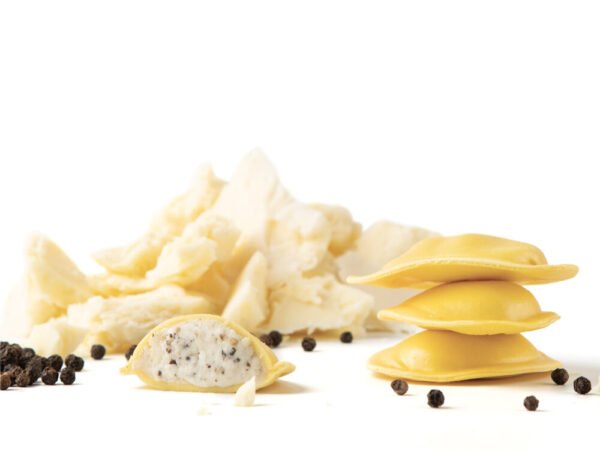 Ravioli me djathë Pecorino dhe piper të zi