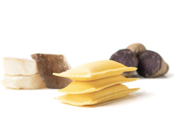 Ravioli me merluc dhe patate vjollcë